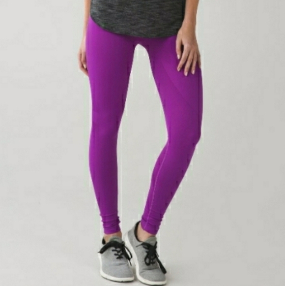 Lululemon zone in tight seamless fuschia compression leggings - Picture 2 of 11